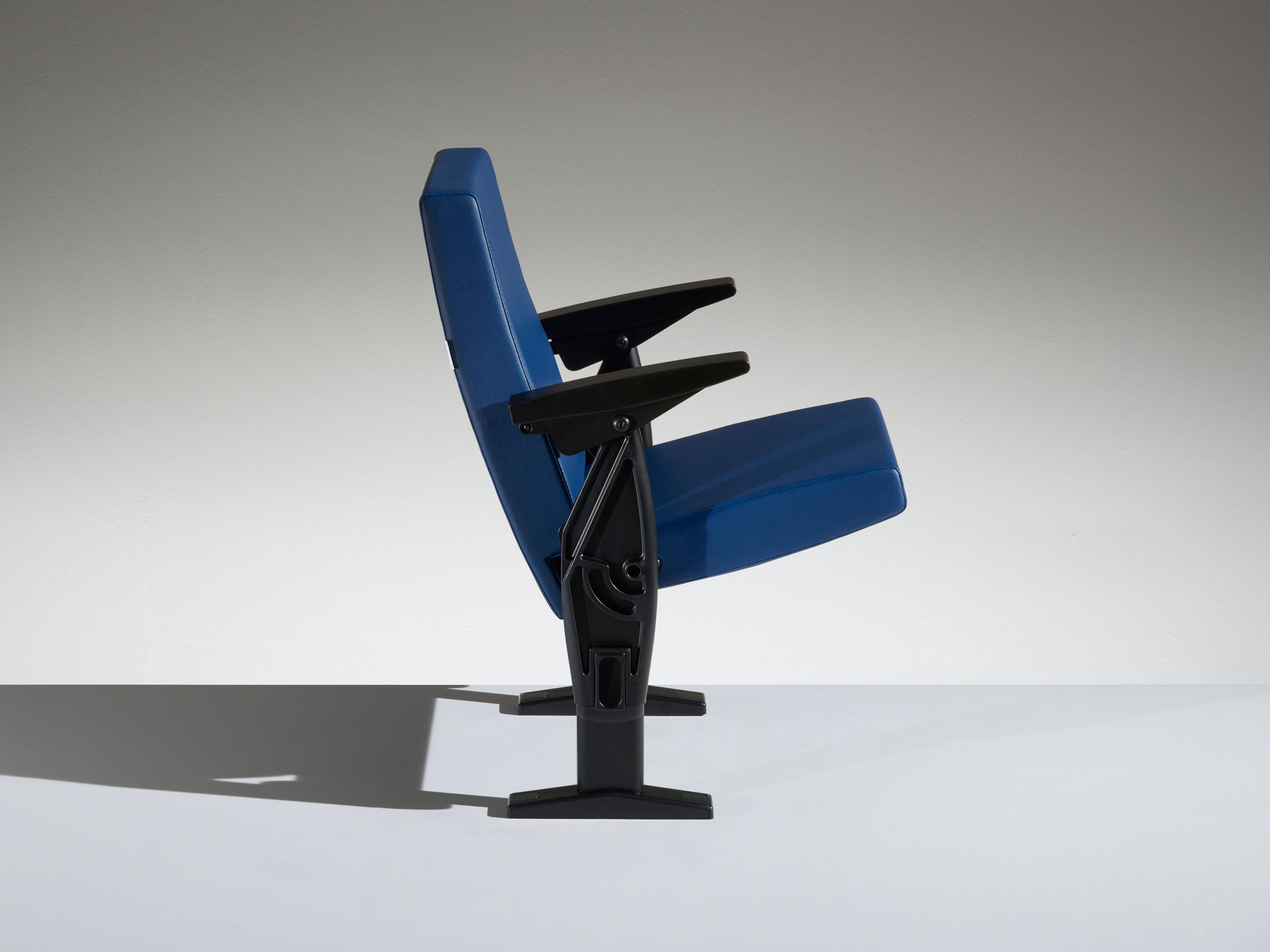 公共座椅|礼堂椅|办公家具|华体（中国）家具|Futura 剧院/礼堂椅