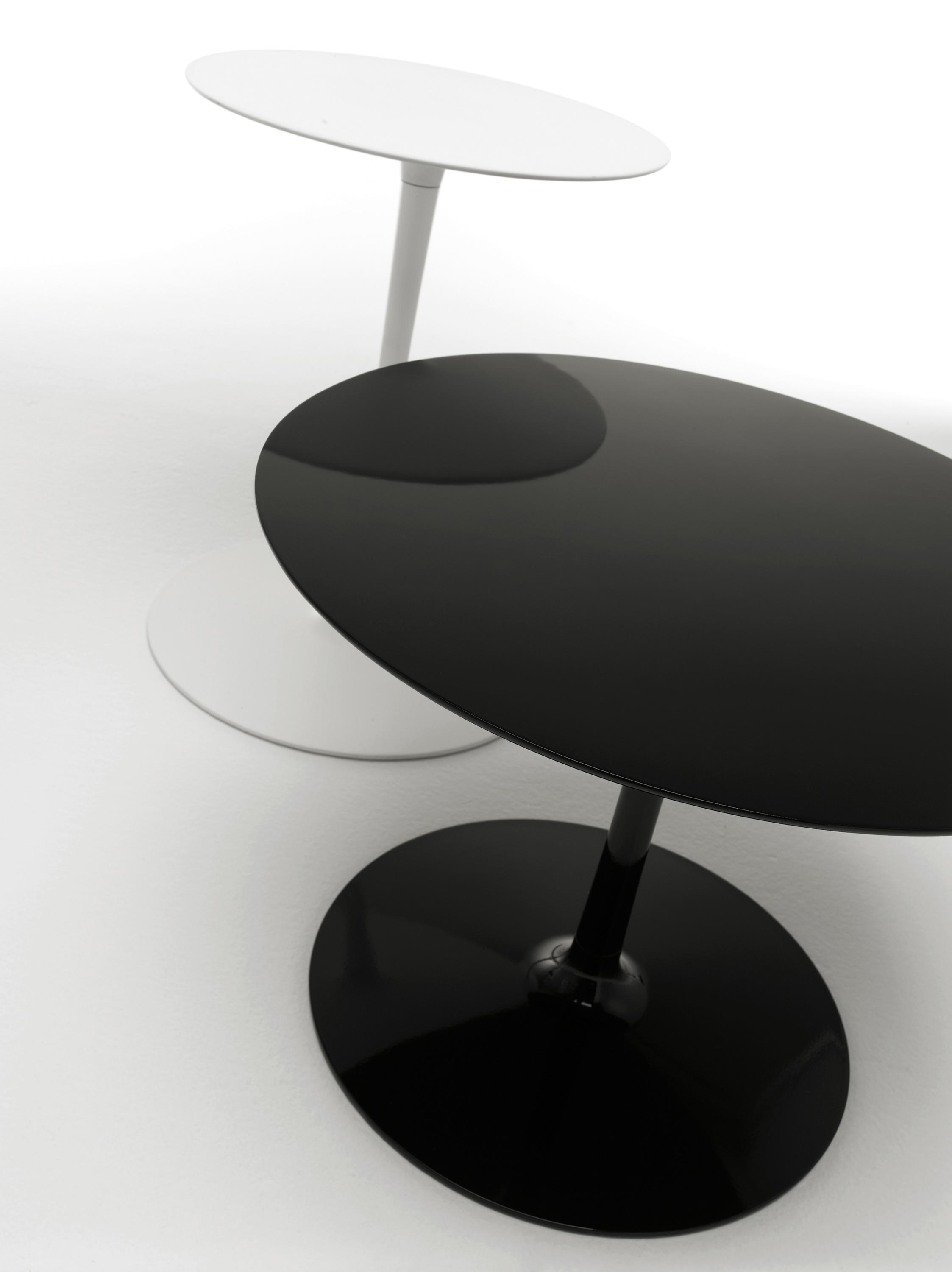 华体app网页版 - 桌几|茶几/边几|办公家具|华体（中国）家具|FLOW LOW TABLES 茶几/咖啡桌
