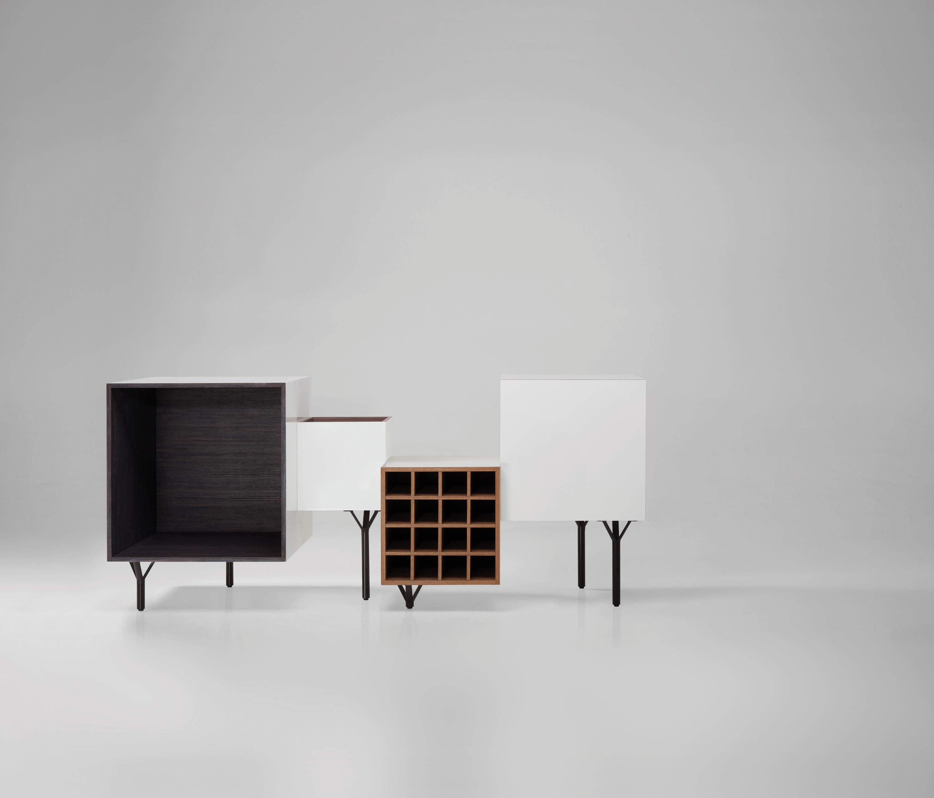 [华体app网页版 - 储物|装饰架|办公家具|华体（中国）家具|Free Port Cabinet 装饰柜/边柜]